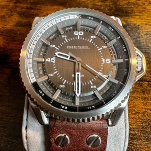 DIESEL•Men’s leather watch DZ-1716